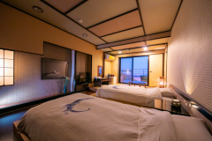 露天風呂付き客室『月昇宮』２名様のご利用がおすすめの空間です。お部屋の露天風呂は温泉ではございません。