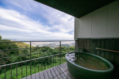 月昇宮の露天風呂（一例）温泉ではございません。