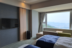 【デラックスツイン】洋室のお部屋でございます。お二人でゆっくりお過ごしたいお客様におすすめです。