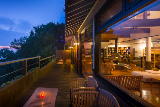 【玄関棟】風ー風　季節で変わる自然の風景をお楽しみいただけます。