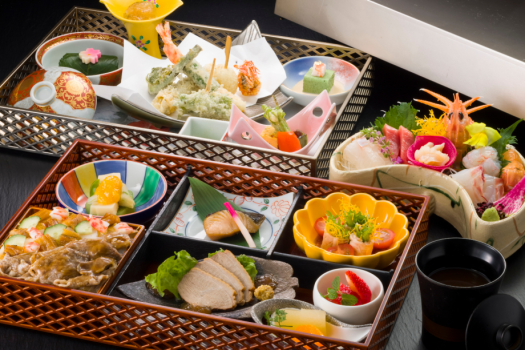 お重膳プランのお料理一例。※季節により料理内容や器が異なる場合がございます。