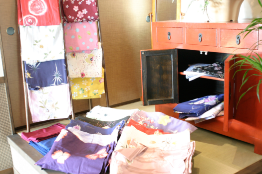 女性にお選びいただくお色浴衣