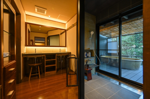 囲炉裏の空間と異なる彩りを感じる特別室◆禁煙＜66平米＞