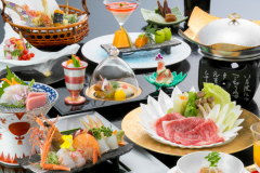 【彩(いろどり)会席】基本の会席料理です。※季節により料理内容や器が異なる場合がございます。 【彩(いろどり)会席】基本の会席料理です。※季節により料理内容や器が異なる場合がございます。