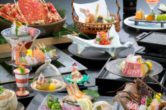 【5大グルメ】『伊勢海老・鮑・アカザエビ・みかわ牛・高足蟹』を使用した会席料理。※季節により料理内容や器が異なる場合がございます。7月・8月は高脚蟹がうなぎに変わります。 【5大グルメ】『伊勢海老・鮑・アカザエビ・みかわ牛・高足蟹』を使用した会席料理。※季節により料理内容や器が異なる場合がございます。7月・8月は高脚蟹がうなぎに変わります。