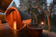 スイートルームにバレルサウナが出来ました。プライベートサウナをお楽しみください。