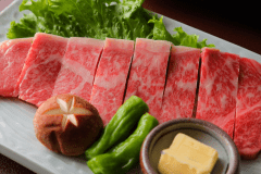 ■登別牛のステーキ■取扱い店舗が少ない稀少な牛。綺麗な空気と水で育った【登別牛】口どけが柔らかく上品な味わい