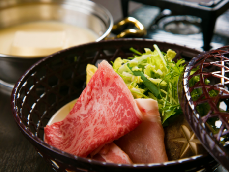 Aランク上州牛を豆乳にくぐらせて舌鼓♪