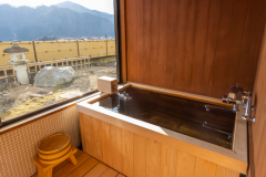 【2023浴室リニューアル】１００％天然温泉檜風呂付湖側特別室　石庭から湖景色を一望■和室二間■禁煙