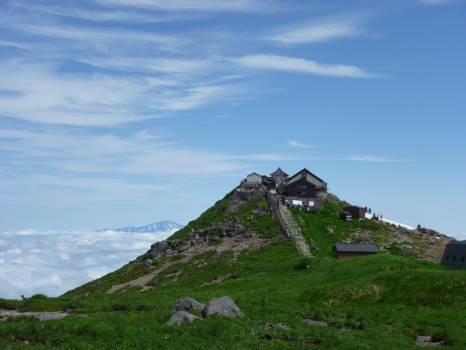 【月山山頂】日本海や鳥海山を望む事ができます。