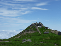 【月山山頂】日本海や鳥海山を望む事ができます。