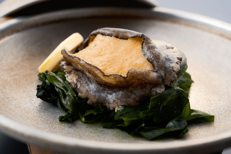 【ファミリー】大人は鮑付き船盛会席／五大特典付〈部屋食・キッズスペース翌日15時まで利用可〉