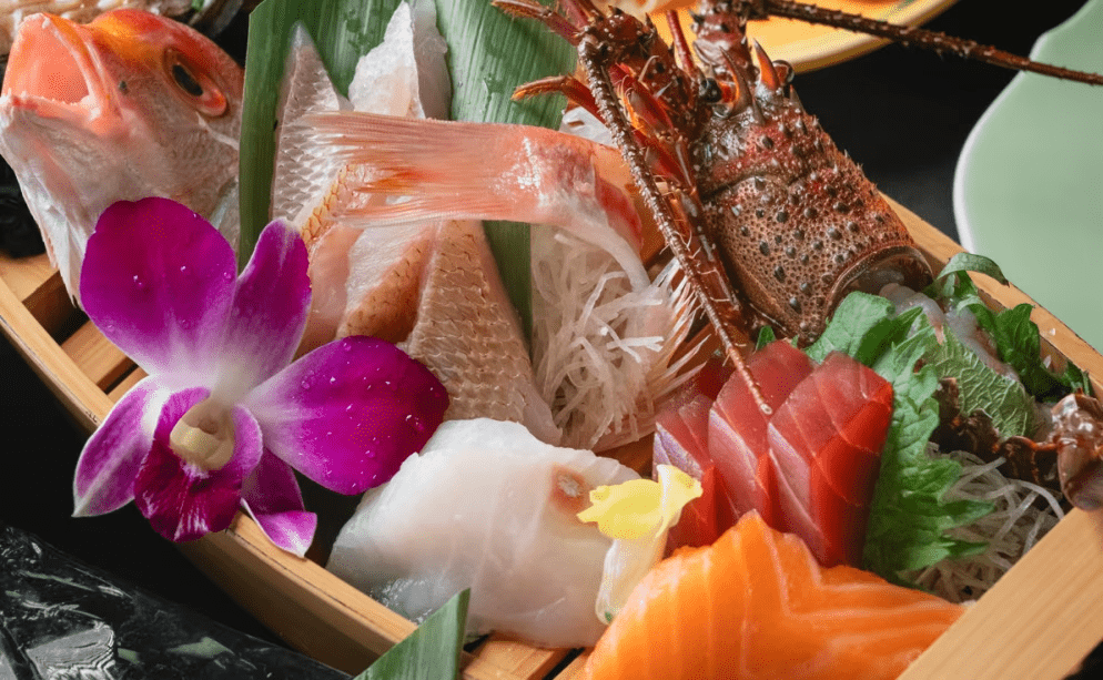 ☆彡竜宮ホテル　昼特別プラン☆彡 ☆ 伊勢海老＆一色魚舟盛・鮑踊り焼き付き豪華ランチ