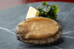 料理長特選逸品付【シニアプラン】ウェルカムドリンク付き〈夕朝食もお部屋食〉お得な3大特典付き