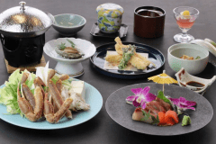 【冬限定】鮑・天ぷら・お造り付き蟹鍋会席＜部屋食＞