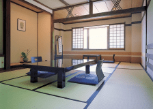 落ち着いた雰囲気の10畳和室