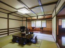 ご家族・ファミリー向けの12畳部屋