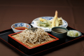 雨飾山の湧水で打つ手打ち蕎麦は。お客様に大好評です！