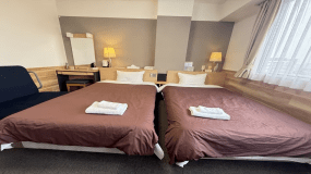 【禁煙】■　ツイン　■ベット幅１１０ｃｍ×２台■２１．５平米