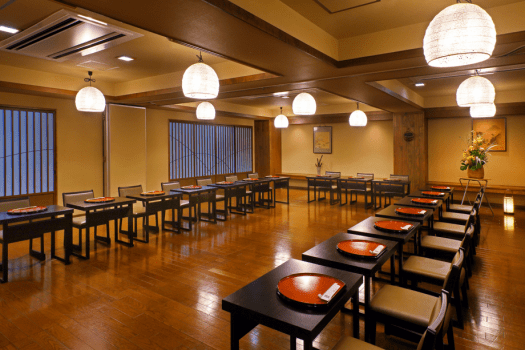 【宴会場】椅子・テーブルにも対応いたします。