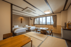 乙女館◆和洋室 2ベッド【40平米】使い勝手の良い畳スペース8畳＋ベッド2台のお部屋です。