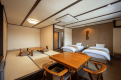 乙女館◆和洋室 2ベッド【40平米】使い勝手の良い畳スペース8畳＋ベッド2台のお部屋です。