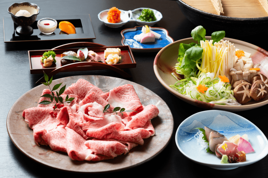 ほど良いやわらかさ、風味あるお肉がたまらない！特選和牛のしゃぶしゃぶ会席