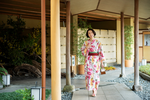 花を楽しむ、なごみの宿「季譜の里」でごゆるりとお過ごしください。
