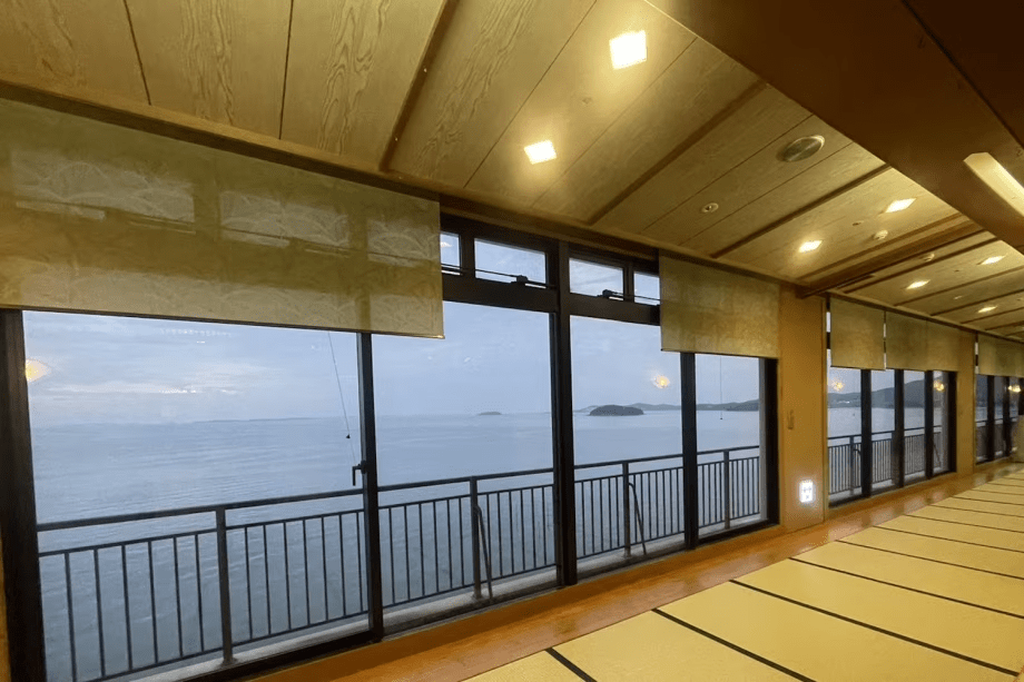 夕食会場前の廊下（※会場により異なります）