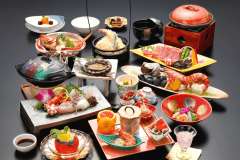 活鮑と牛を２つの陶板で―音までジューシーな当館一番人気会席『蒼海の膳』