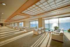 ロビーから望む三河湾の景色