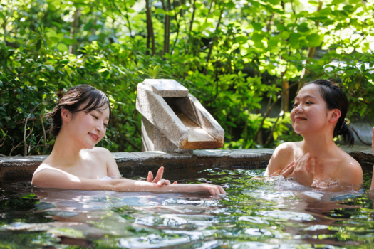 *【渓谷の湯：露天風呂（一例）】ゆったり・たっぷり・の～んびりがここにあります。