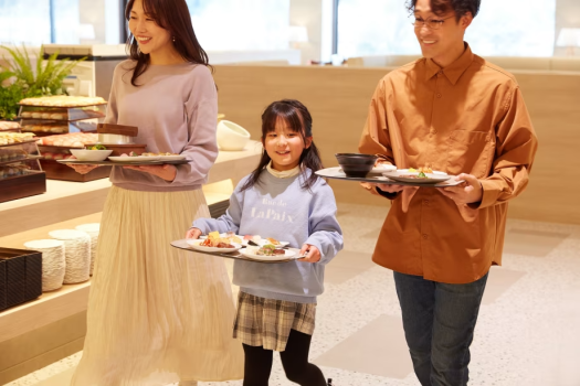 2025年3月にリニューアルしたバイキングレストラン「ALLDAYDINING」で楽しくお食事♪ 2025年3月にリニューアルしたバイキングレストラン「ALLDAYDINING」で楽しくお食事♪