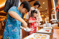 *【夕食バイキング(一例)】お子様に大人気の料理もいっぱい! *【夕食バイキング(一例)】お子様に大人気の料理もいっぱい!