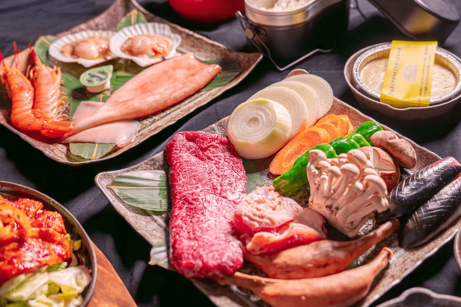 【1泊2食付】≪デラックスBBQ≫ 希少部位王様カルビ（カイノミ）&rdquo;に舌鼓！ご飯も進む、お肉も海鮮もガッツリ楽しむボリューム満点BBQ