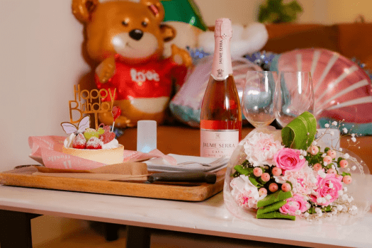 【1日2組限定】🎉Anniversary Plan🎂＜1泊2食付＞”豪華4台特典付き”🌟忘れられない記念日を特別なロケーションで過ごすアニバーサリーグランピング