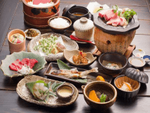 田舎会席一例、こだわりの仕入れと自然な味付けをご賞味あれ！