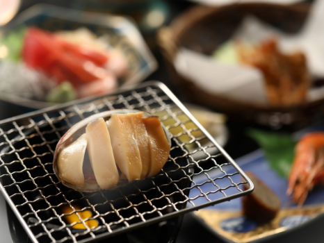 アワビがメインのスタンダードのお料理です