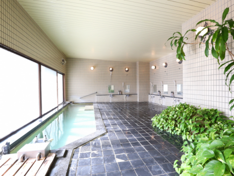 大浴場。肩こり、腰痛に効く温泉です。旅の疲れを癒してください。