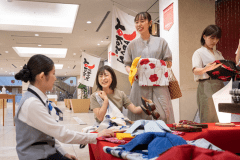 浴衣で街歩き／在庫