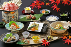 メインは秋風薫る飛騨牛と茸の朴葉味噌焼き メインは秋風薫る飛騨牛と茸の朴葉味噌焼き