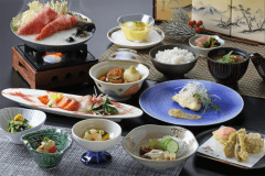 【タイムセール】自社サイトがお値打ち！１1月９日～１１月２４日迄！飛騨高山の旬を味わう♪ホテル自慢の和風会席プラン ！！　♪自社サイト特典・館内割引利用券１，０００円付/室♪