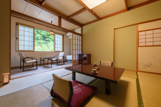 渓流を望む 和室１２畳 鉄筋建築（洗面付き・トイレなし）