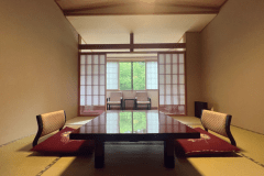 渓流を望む 和室８畳 鉄筋建築（洗面トイレ付き）