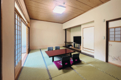 渓流を望む 和室１２畳 鉄筋建築（洗面付き・トイレなし）