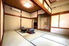 渓流を望む【和室８畳+４畳or和室１０畳】※トイレ洗面なし