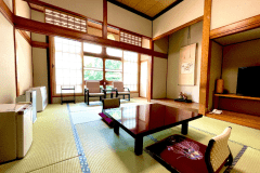 文豪「田宮虎彦」執筆【和室８畳+４畳】※トイレ・洗面なし