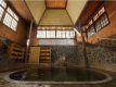 名物　日本一深い自噴岩風呂「白猿の湯」
東北の名湯「白猿の湯」
混浴（女性専用時間帯一日３回）