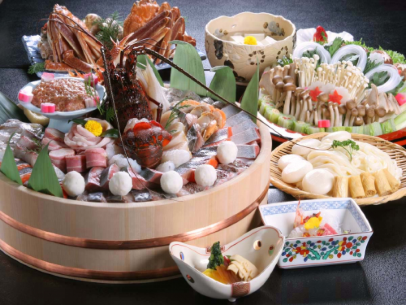 【冬の鍋料理】豪華『宝金鍋』はカニや伊勢海老、旬の魚介が盛りだくさん♪