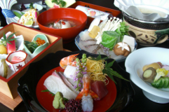 季節の京懐石料理一例~目にも華やかな旬の山菜や魚介をふんだんに~ 季節の京懐石料理一例~目にも華やかな旬の山菜や魚介をふんだんに~